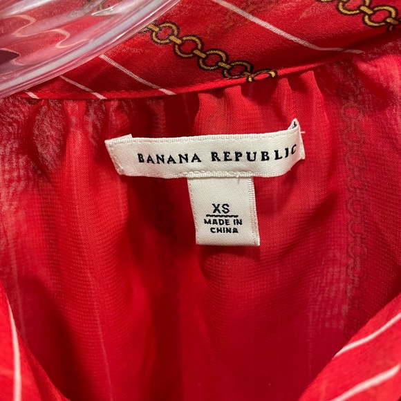 Never worn red Banana Republic top - Picture 3 of 3